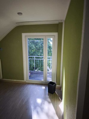 Mülheim/Mühlenfeld, helle 3 Raum Wohnung+40m2 Ausbaureserve mit Balkon, eigenem Garten u. Garage