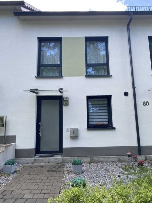 Neuwertiges Reihenmittelhaus in Schwaig