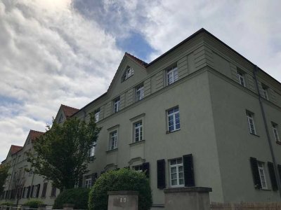 Idyllisch Wohnen - 2-Zi + Loggia + eigener Garten*