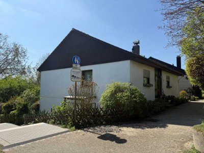 Solides Einfamilienhaus mit großem Potenzial in Parkrandlage von Haan
