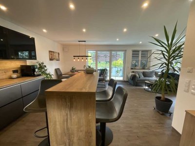 Traumhafte Dachgeschosswohnung mit luxuriöser Ausstattung und Balkon