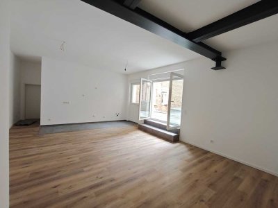 Stilvolle 2-Zimmer-Loftwohnung – Erstbezug nach hochwertigem Ausbau in bester Innenstadtlage