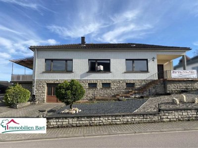 PERL-NENNIG: Freistehendes Wohnhaus mit Blick ins Grüne!