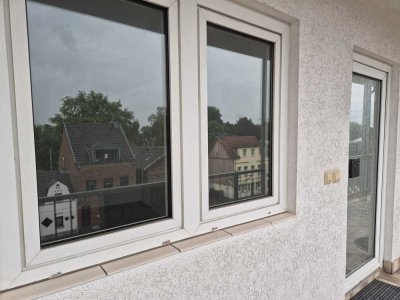 Renovierte 2-Zi.-Wohnung m. Balkon, Fahrstuhl, TG-Platz ab sofort verfügbar in Köln-Weiden
