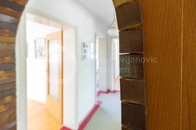 DACHAU - VIEL POTENTIAL Geräumiges EFH mit Doppelgarage, Werkstatt, etc.