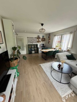 Geschmackvolle, gepflegte 2-Zimmer-Wohnung mit Balkon in Karlsruhe(unmöbliert)