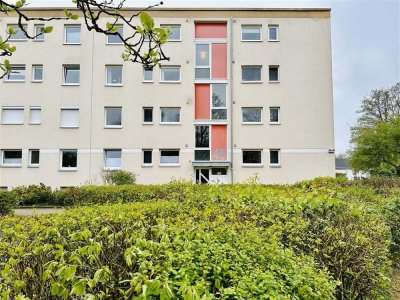 Bezugsfreie, uninahe 3-Raum-Whg. mit EBK, Balkon u. Abstellraum // Sylter Bogen, Kiel-Suchsdorf
