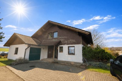 Charmantes, renovierungsbedürftiges Haus mit großem Garten nahe dem Mattsee