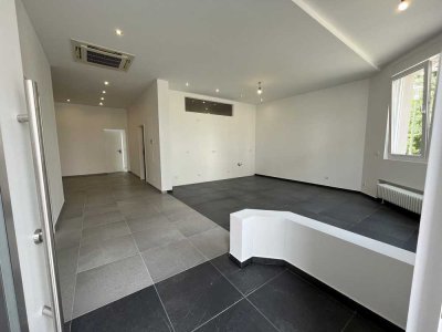 ERSTBEZUG NACH UMBAU UND SANIERUNG! EXKLUSIVE, GROSSZÜGIGE 4-ZIMMER-EG-WOHNUNG MIT GÄSTE-WC