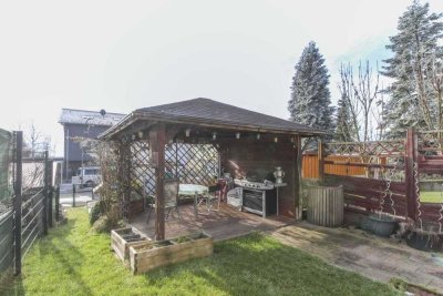 Kernsanierte 4-Zimmer-Wohnung  mit Garten & PV-Anlage + Genehmigung für weitere 3-Zimmer-Wohnung