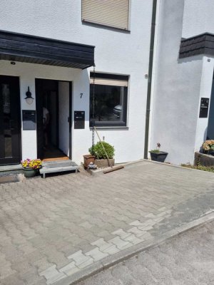 Exklusive, sanierte 2,5-Zimmer-Erdgeschosswohnung mit gehobener Innenausstattung mit EBK in Essen