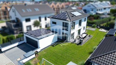 Nachhaltig wohnen in Köfering – KfW55-Haus mit PV, Doppelgarage & Traumgrundstück!