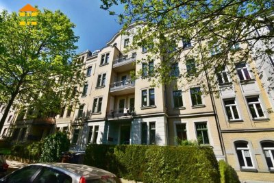 ***Großzügige Wohnungen in schönem Altbau mit Balkon***