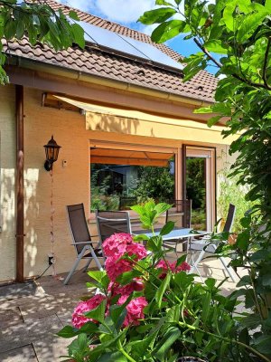 Großzügige Doppelhaushälfte mit sonnigem Garten und Einliegerwohnung