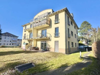 Beziehbare 4-Zimmerwohnung - Nähe Großer Garten! Balkon! Aufzug! 2 x TG! Gäste-Bad!