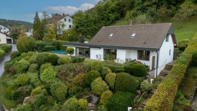 Traumhaftes Einfamilienhaus mit Wellnessoase und Blick über Niedernhall