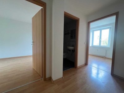 Wohnen an der Humboldthöhe / geräumige Küche + Bad mit Wanne + Balkon