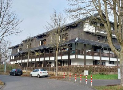 Modernisierte 2 Zimmer Wohnung mit EBK, Gäste-WC, 2 Balkonen und Tiefgaragenplatz in Bonn Röttgen