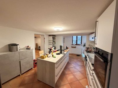Schöne 3,5-Zi-Wohnung im idyllischen Staufen Wettelbrunn optional mit Außen-Terrasse & 3 Stellplätze