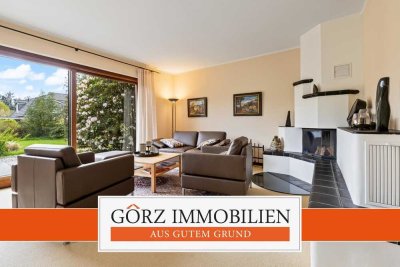 Stilvolles Einfamilienhaus mit Keller und Garage -
unmittelbare Nähe zum Feldrand und zum Wald.