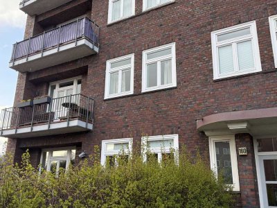 Sanierte Altbauwohnung mit Garten in Stadtparknähe