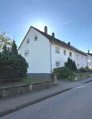 ***Interessantes 3-FAMILIEN-HAUS mit 2x Stellplätze in Forchheim***