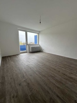Exklusive, vollständig renovierte 3-Zimmer-Wohnung mit gehobener Innenausstattung mit EBK in Lübeck