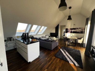 Lichtdurchflutetes Penthouse mit Dachterrasse in zentraler Lage von Obertshausen