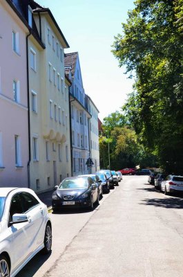 Helle und gepflegte 3-Zimmer Wohnung mit Altbaucharme