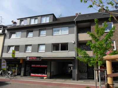 Schöne und geräumige 3 Zimmer Wohnung im Dachgeschoss!