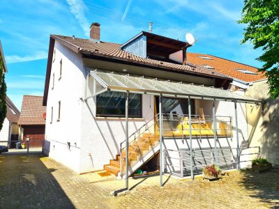 FAMILIENHAUS MIT 2 BÄDERN, LOGGIA UND TERRASSE AUF SEHR GROßEM GRUNDSTÜCK