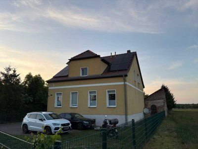 Freundliche 3-Zimmer-Wohnung in Trebbinerstr., Beelitz mit Keller, PKW Stellplatz & Gartenmitbenutz.