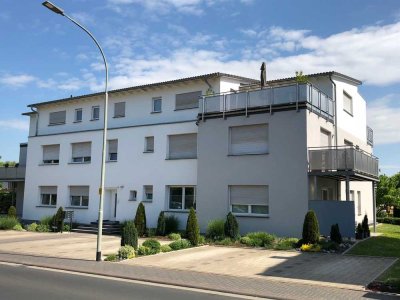 Großzügige 3-4-Zimmer-Wohnung mit 2 Dachterrassen mitten in Lich!