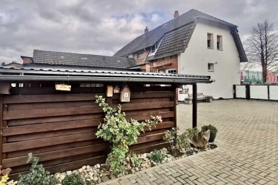 Helle Doppelhaushälfte auf großem Grundstück!