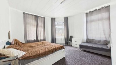 Charmante 3-Zimmer-Wohnung in saniertem Altbau (Baujahr 1923)