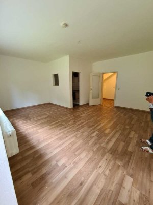 Schöne Wohnung mit Terasse und Garten