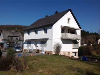 Modernisierte 2-Zimmer-Wohnung mit Balkon in Wilnsdorf/Oberdielfen