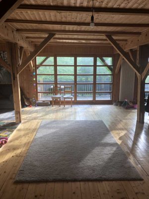 Schöne, geräumige drei Zimmer Wohnung in Sulzemoos (Kreis), Erdweg