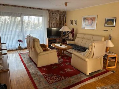 Attraktive 83qm Wohnung mit 2 Balkonen,  2 Bäder, Stellplatz und Aufzug