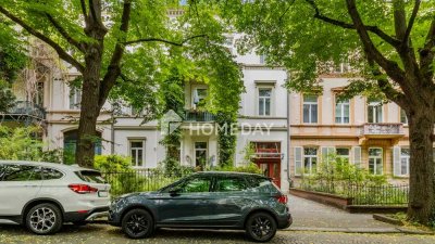 4-ZI-Altbauwohnung mit großzügiger Terrasse & 80 m² Grundfläche großem Dachboden in WI-Mitte
