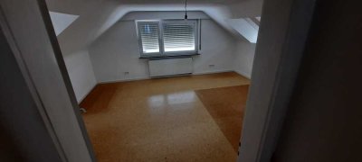 Ansprechende und sanierte 2,5-Raum-DG-Wohnung in Gerlingen