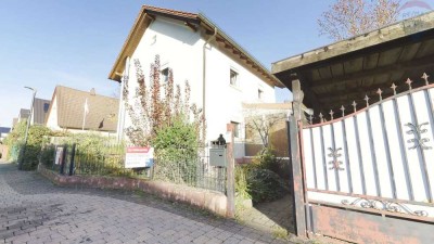 Leben & Vermieten – Viel Platz für Ihre Ideen! EFH mit ELW renovierungsbedürftig