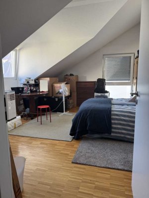 Komfortwohnung im Stile eines EFH, 2 Bäder, 2 Terrassen, Garten, sep. Eingang, Tiefgarage, Keller