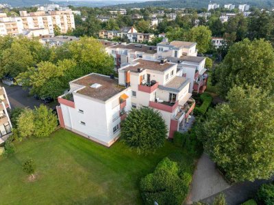 Penthouse-Feeling. Modernisierte Wohnung mit Blick ins Moseltal