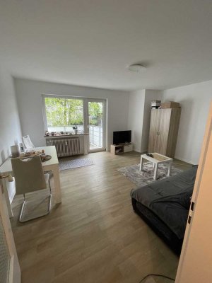 Schöne helle 2-Zimmer-Wohnung mit Balkon