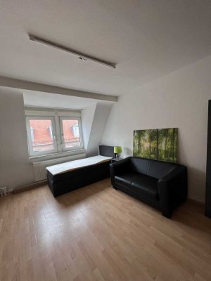 Möbliert: Einziehen und Wohlfühlen! Charmante, helle WG- Wohnung in Nürnberg Nähe Stadtpark