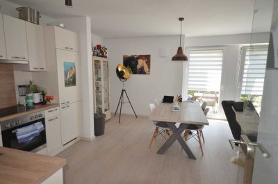 Stilvolle 3-Raum-EG-Wohnung mit gehobener Innenausstattung mit Balkon und Einbauküche in Weyhe