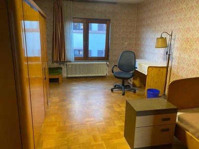 4-person female apartment