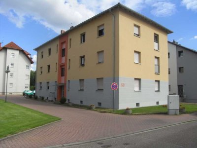 Erdgeschoss! Renovierte  2 ZKB in gepflegtem 9-Familienhaus in Neulußheim