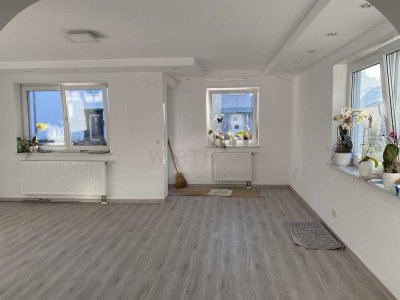 * 3-ZIMMER GARTENWOHNUNG IN SONNIGER LAGE - MAXIMAL 3 PERSONEN*